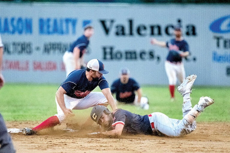 Deltas win in ninth inning comeback, split series